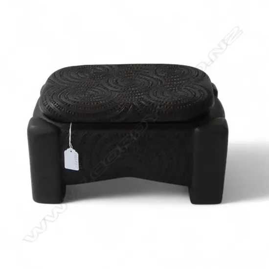 BURNISHED & CARVED MAORI BOX 320x210x180mm carving to whole body excluding interior & feet