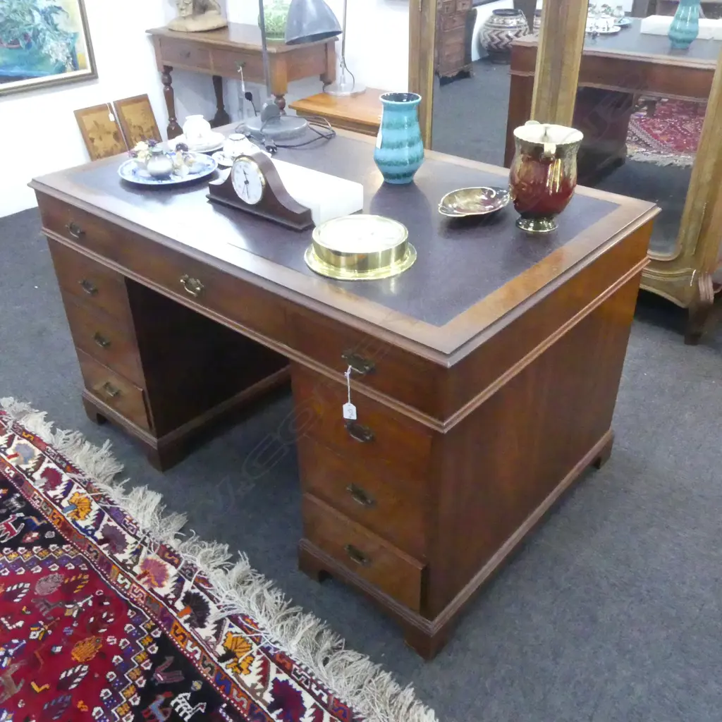 MAHOGANY TWIN PEDESTAL DESK, LEATHER TOP 1325x860x770mm Image 1++