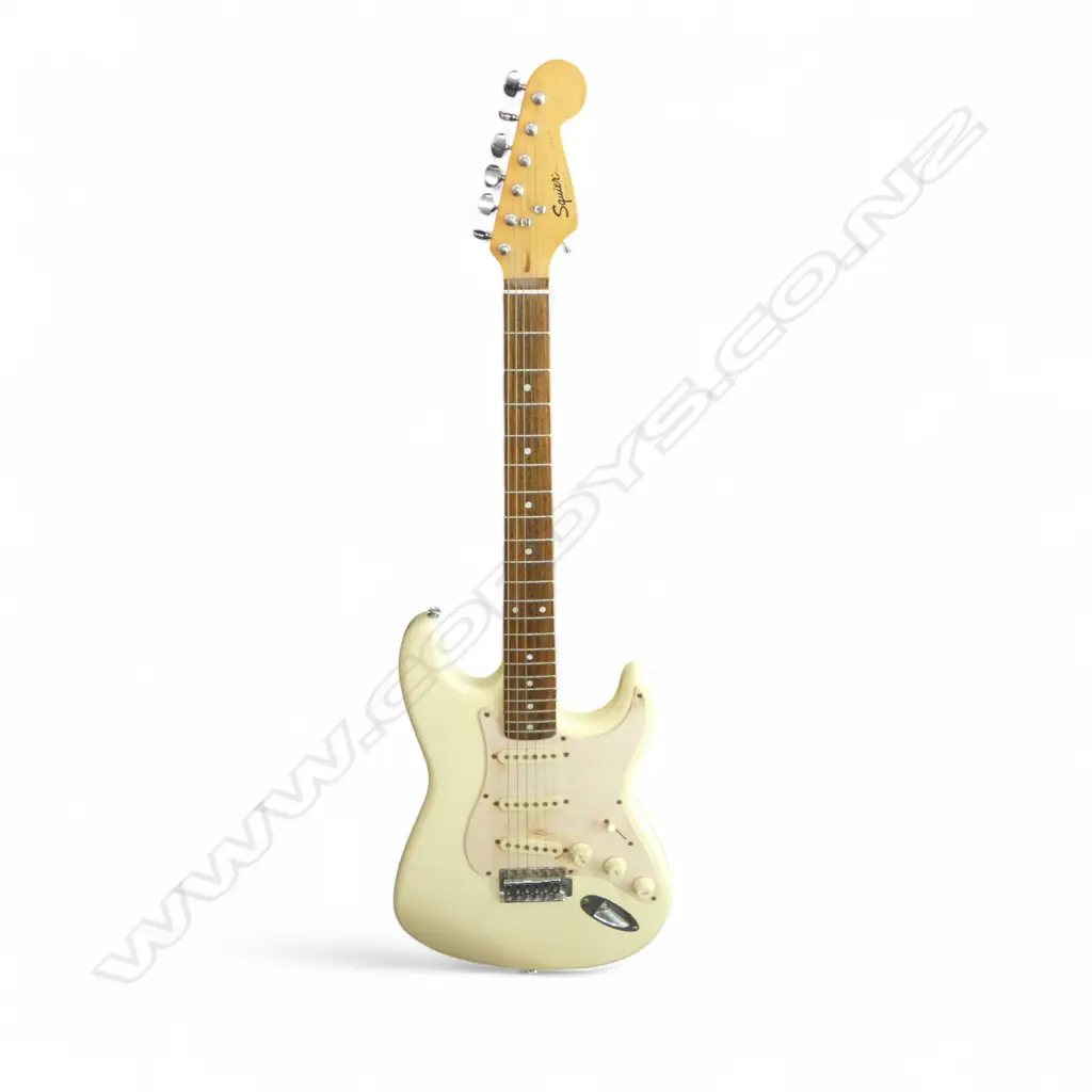 FENDER SQUIER BULLET STRAT ELECTRIC GUITAR Image 1++