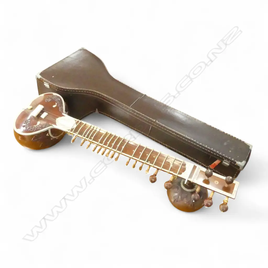 SITAR INDIAN STRINGED INSTRUMENT, CASED L.1220mm DAMAGED still functional and playable Image 1++