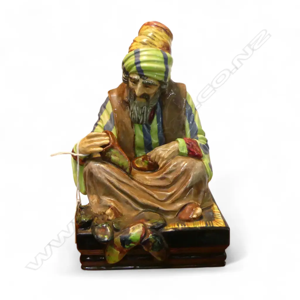 ROYAL DOULTON 'COBBLER' H.200mm Image 1++