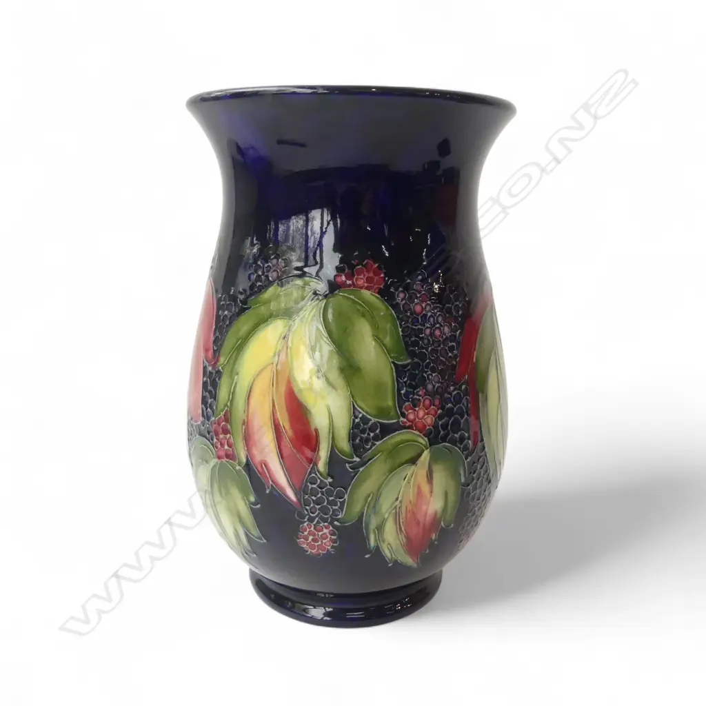 MOORCROFT LEAF & BERRY VASE, H235mm Image 1++