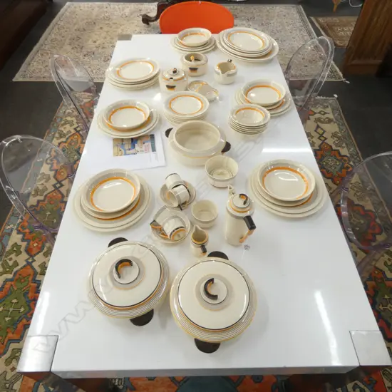 ROYAL DOULTON 'MARQUIS' DINNER SERVICE 5 place setting