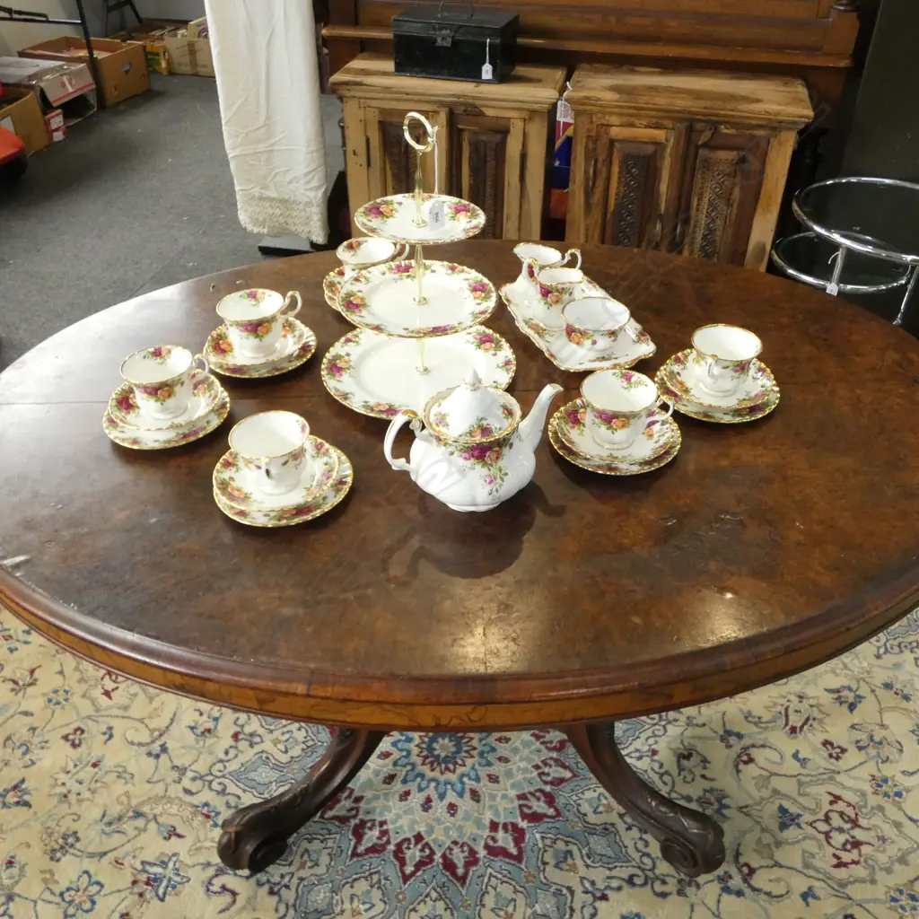 24 PCE ROYAL ALBERT OLD COUNTRY ROSES TEA SET; 6 TRIOS, TEAPOT, PLATE, 2 MILK JUGS, SUGAR, CAKE STAND Image 1++