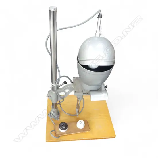 VINTAGE OVERHEAD ENLARGER 'GNOME RANGEFINDER' on wooden base H.770mm