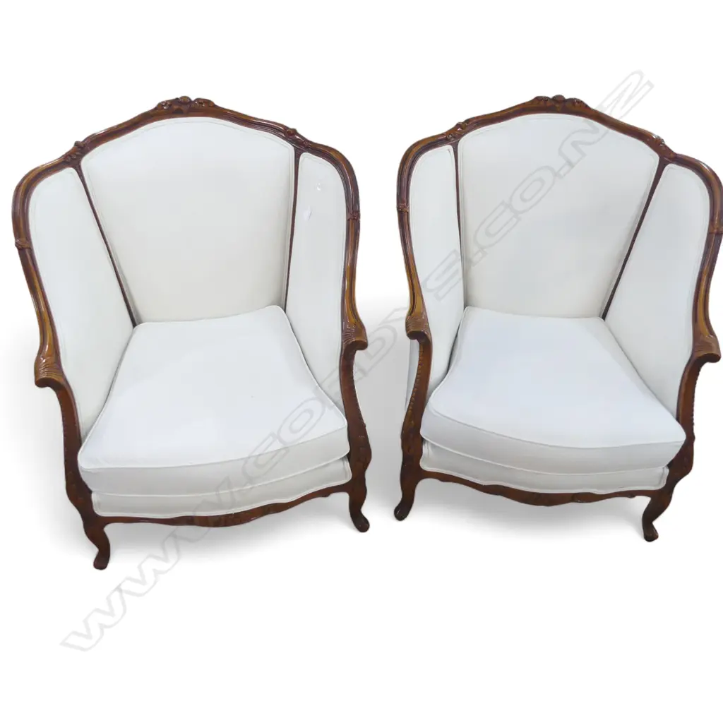 PR BERGERE ARMCHAIRS IN WHITE LINEN 750x900x940mm Image 1++