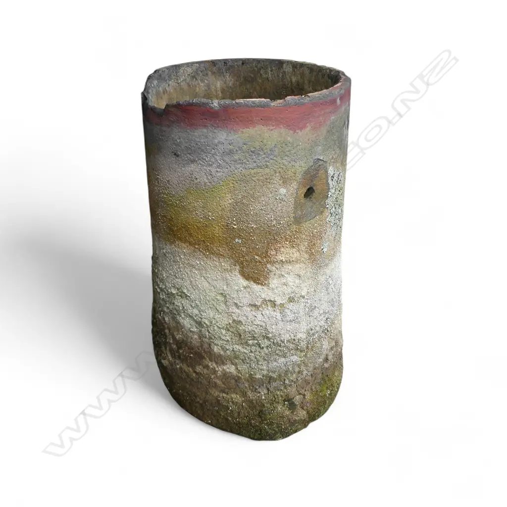 VERY LARGE VINTAGE CRUCIBLE with natural coloured exterior H.1120mm. Dia.600mm. Some faults. Image 1++
