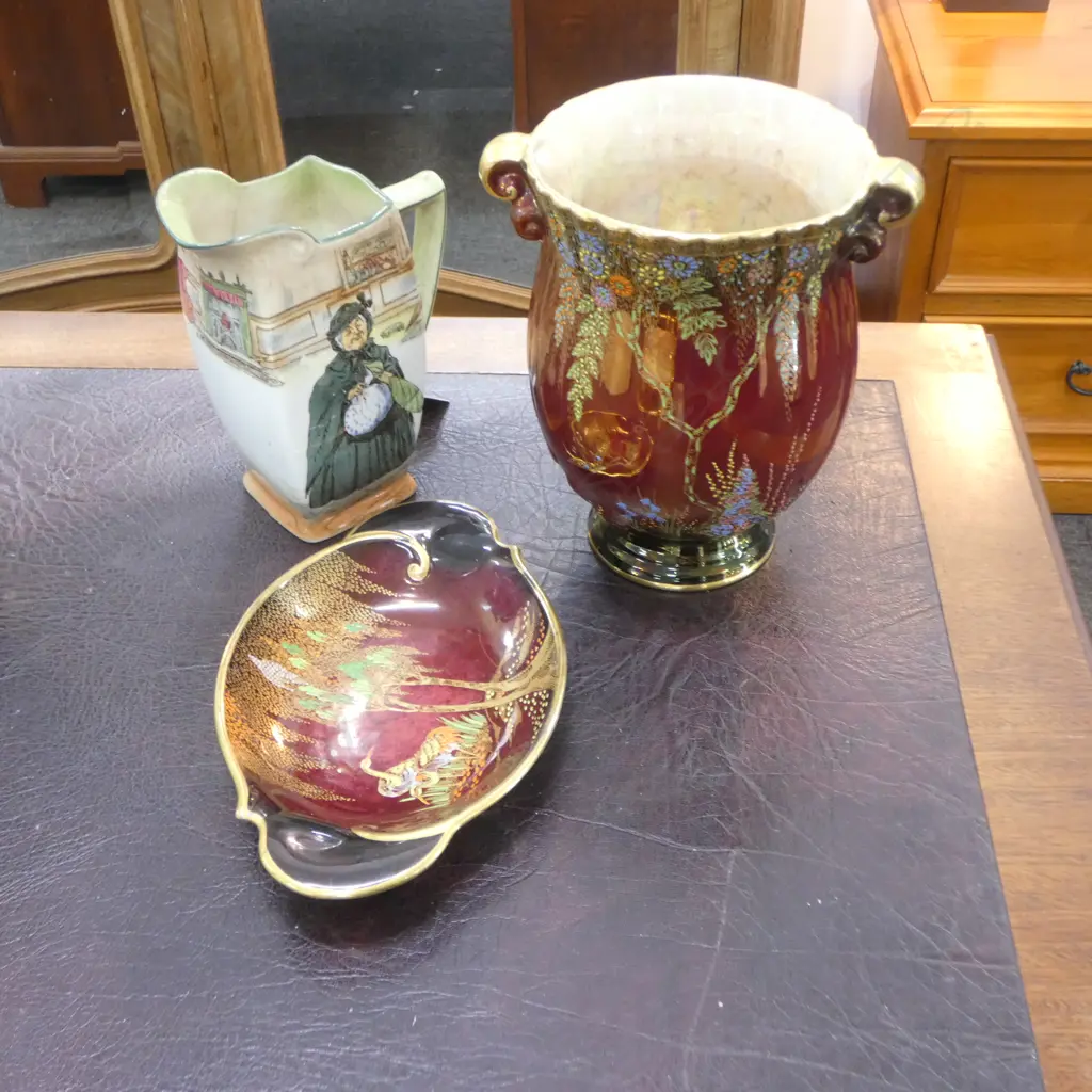 RED LUSTRE CROWN DEVON VASE H.195mm, CARLTON WARE DISH, ROYAL DOULTON DICKENS WARE 'SAIREY GAMP' JUG Image 1++