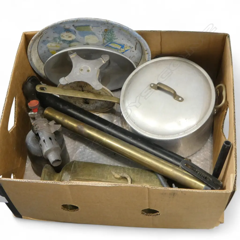 SCALES, PUMP SPRAYERS ETC Image 1++