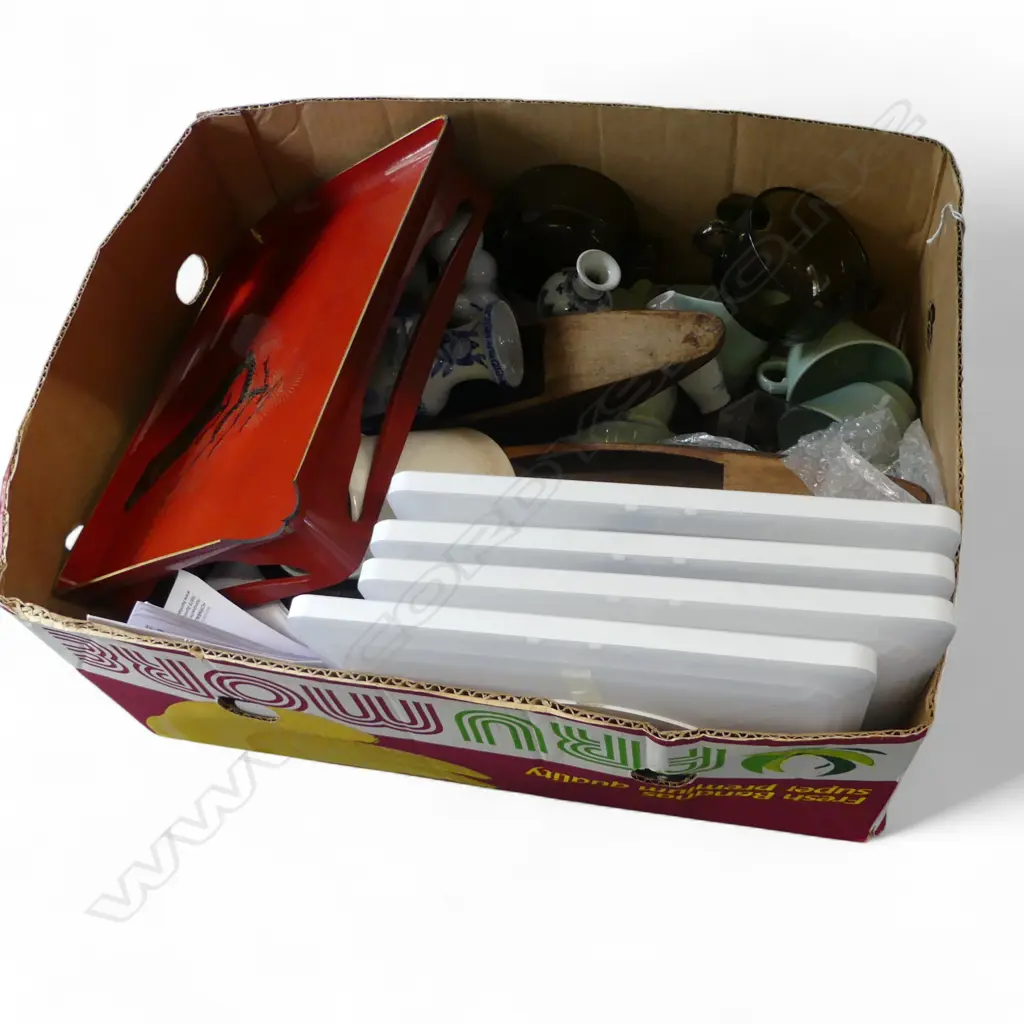 ASST. COLLECTABLE CHINA etc + 4 LED CEILING LIGHTS Image 1++