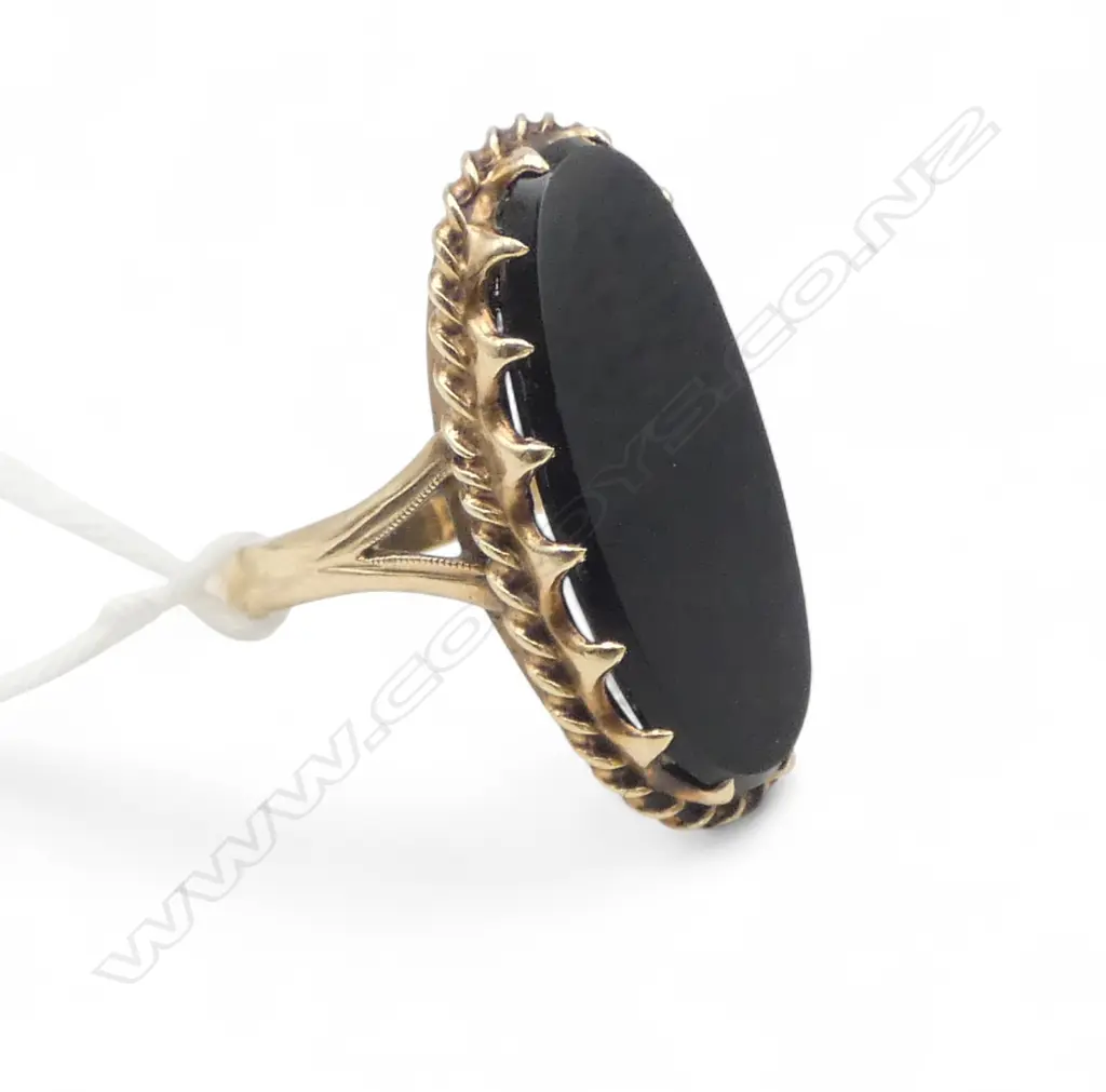 9ct VINTAGE BLACK ONYX MOURNING RING, 5.23gm size O Image 1++