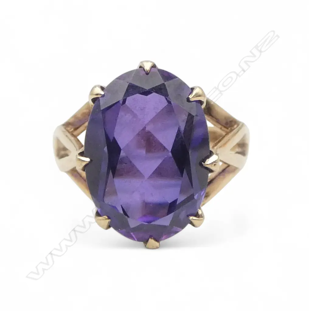 **RTV** 9ct PURPLE GEM SET RING, 4.1gm SIZE N Image 1++
