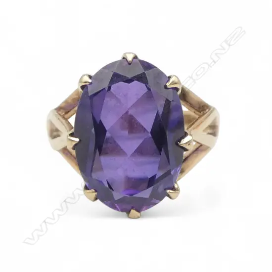 **RTV** 9ct PURPLE GEM SET RING, 4.1gm SIZE N