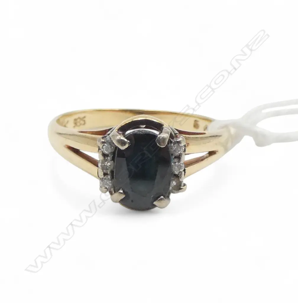 **RTV** 14ct SAPPHIRE & DIAMOND RING,3.3gm, Dia.0.10ct SIZE O Image 1++