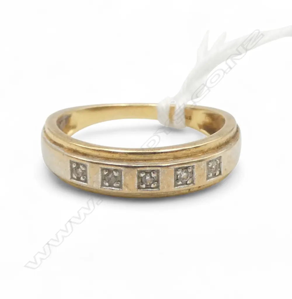 9CT GOLD AND DIAMOND BAND 2.42gms SIZE P Image 1++