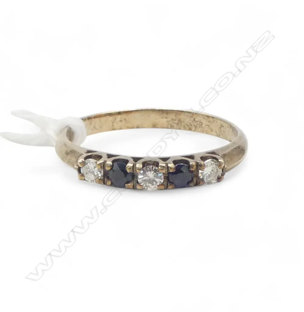 **RTV** 9ct SAPPHIRE & DIAMOND RING, 1.9gm, Dia.0.15ct SIZE O Image 1++