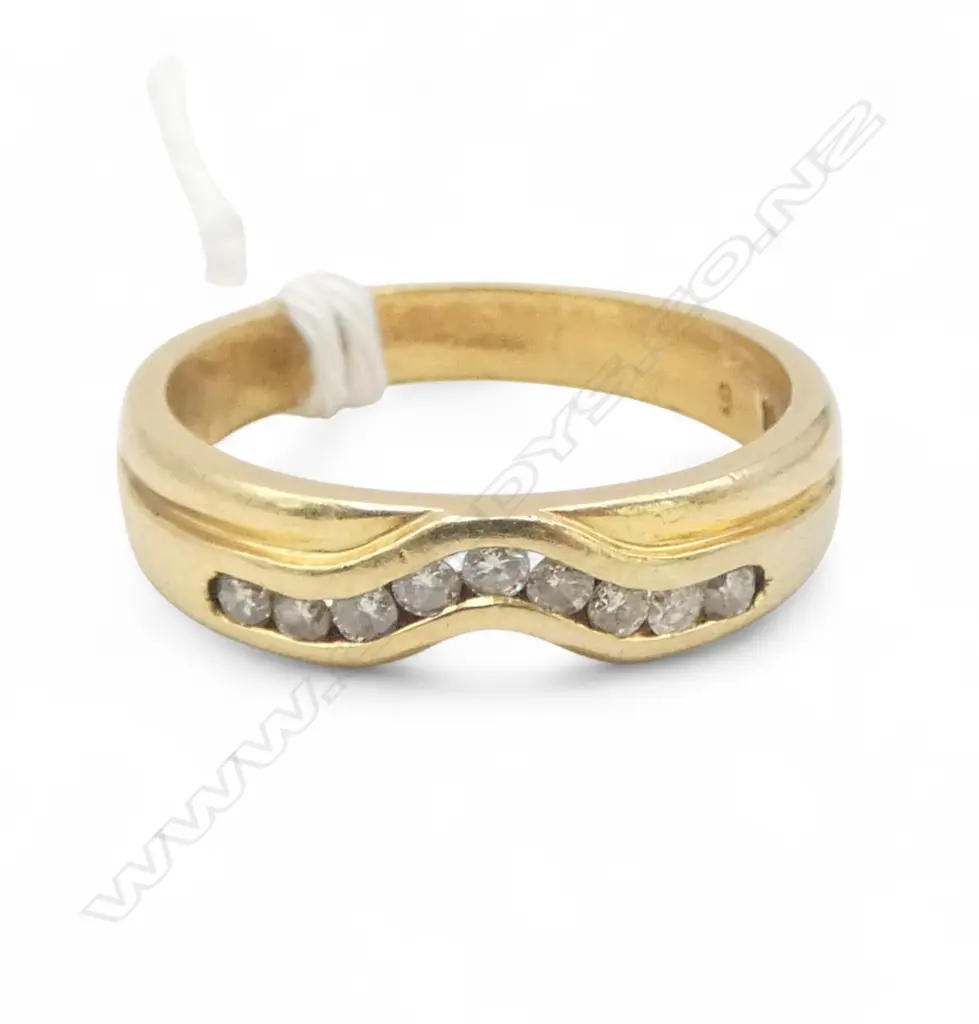 18CT Y/GOLD CHANNEL SET DIAMOND BAND 4.83gms SIZE N Image 1++