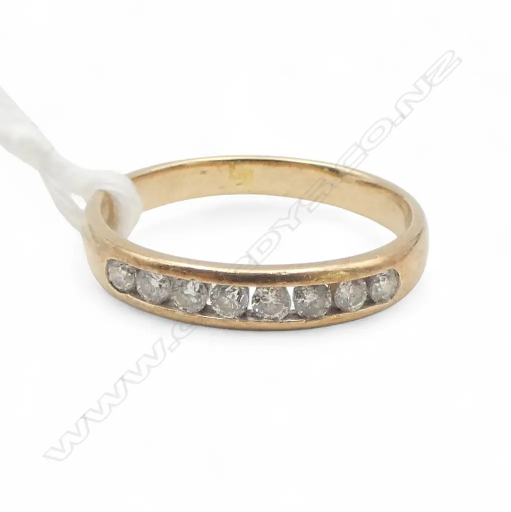 **RTV** 9ct DIAMOND ETERNITY RING, 1.7gm, D=0.25ct SIZE M Image 1++