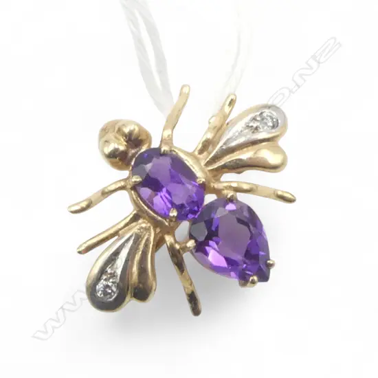 9ct gold amethyst and diamond fly brooch 1.93gms