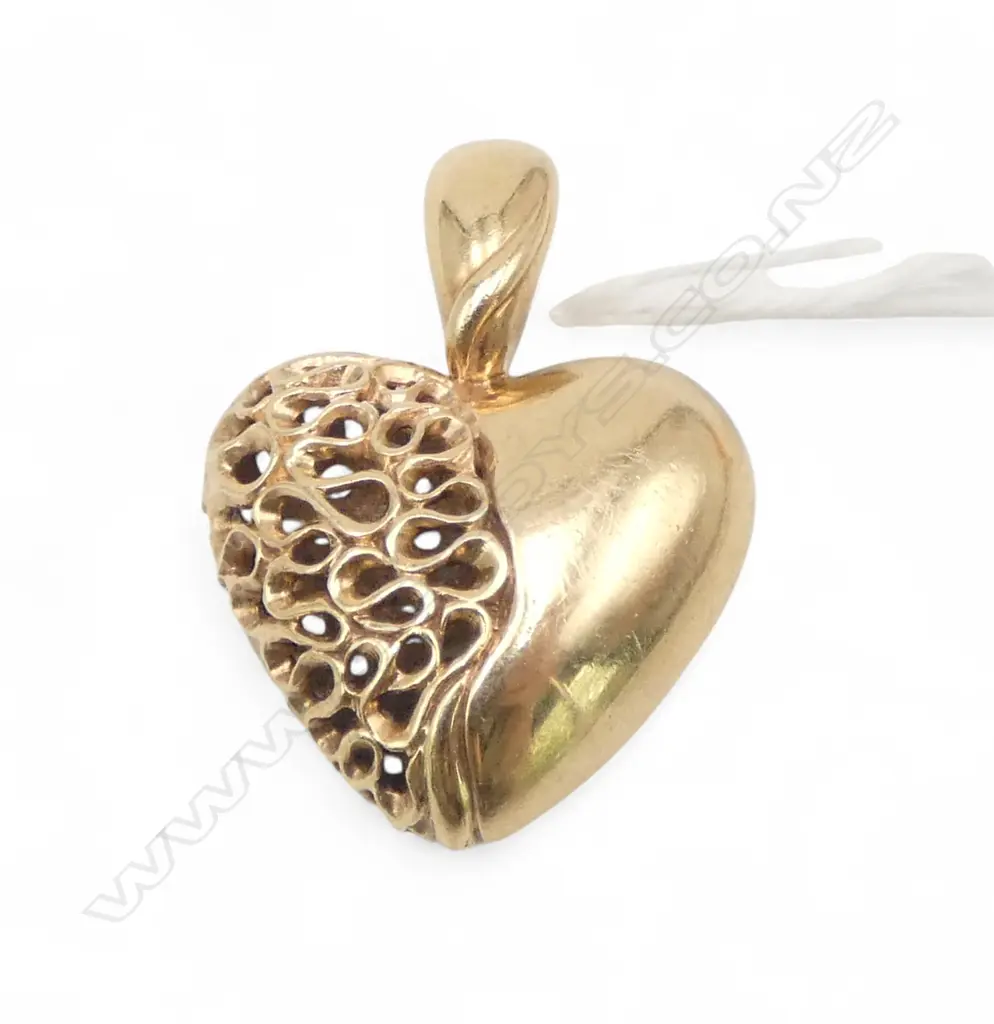 9CT GOLD HEART PENDANT 9.84gms Image 1++