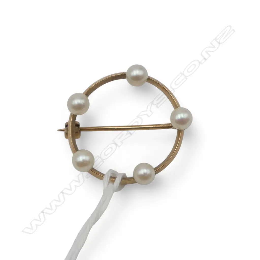 **RTV** 9ct PEARL SET BROOCH, 2.9gm Image 1++