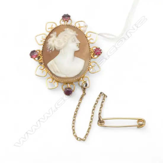 c.1900 9ct GOLD FRAMED & jewelled CAMEO BROOCH 3.9gms small hairline to cameo
