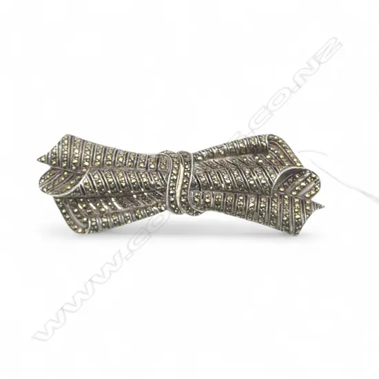 Vintage stg silver and GOLDEN marcasite bow form dress clip with chrome clip & brooch fittings