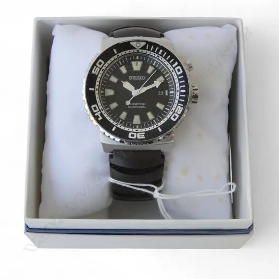 SEIKO 'CESAR' KINETIC WRIST WATCH, BOXED, RUNNING