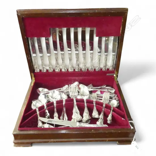 BOXED SILVER PLATED CUTLERY SET 