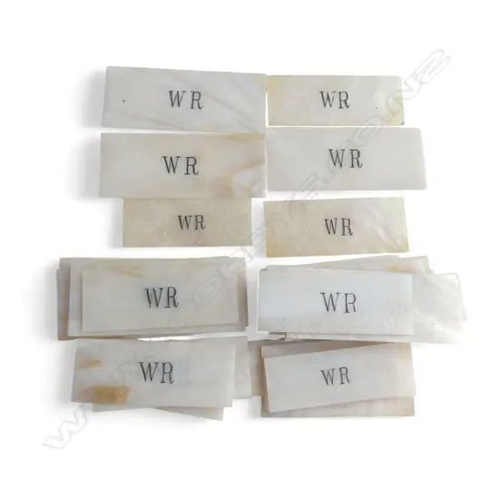 COLLECTION OF 29 GEORGIAN MOP GAMING TOKENS L50MM