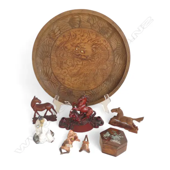 CARVED ORIENTAL DRAGON TRAY DIA490 & 8 ORIENTALCOLLECTABLES H130MM TALLEST