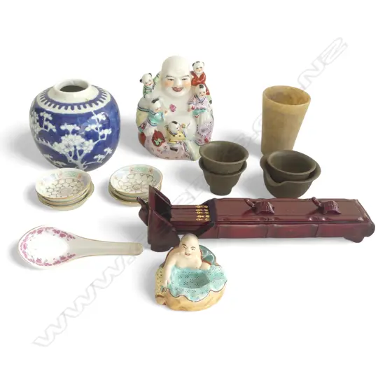 CHINESE BOXED CHOPSTICK SET L260MM & 15 CHINESE COLLECTALES