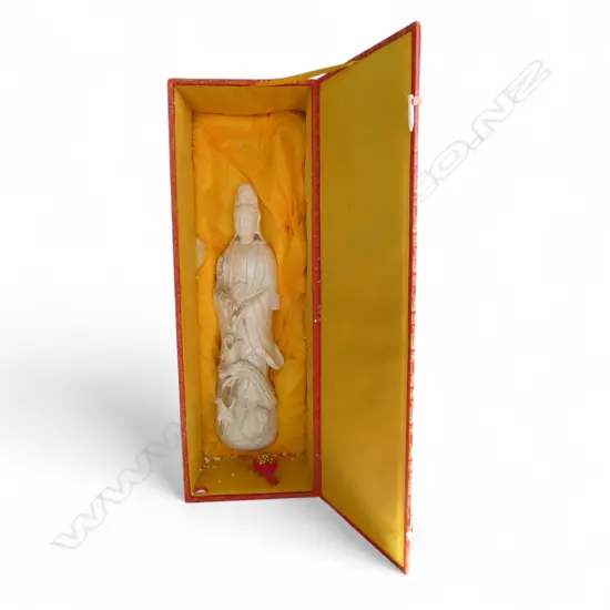 A CHINESE BLANC DE CHINE FIGURINE OF QUAN YIN 520 mm (H) with box
