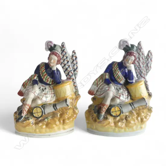 2 STAFFORDSHIRE SLEEPING SCOTSMAN H.270mm