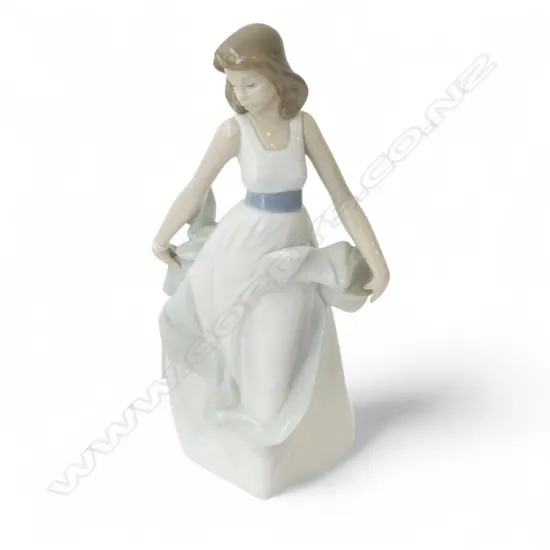 NAO FIGURINE H.260mm