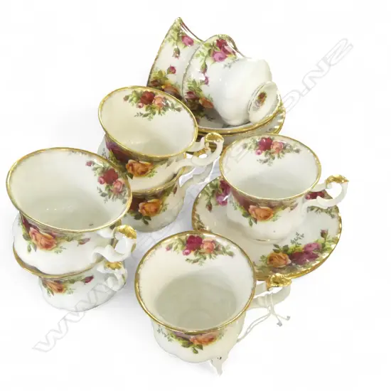 10PCS ROYAL ALBERT 'OLD COUNTRY ROSES', 8 DEMITASSE COFFEE C/S & 2 BONBON DISHES