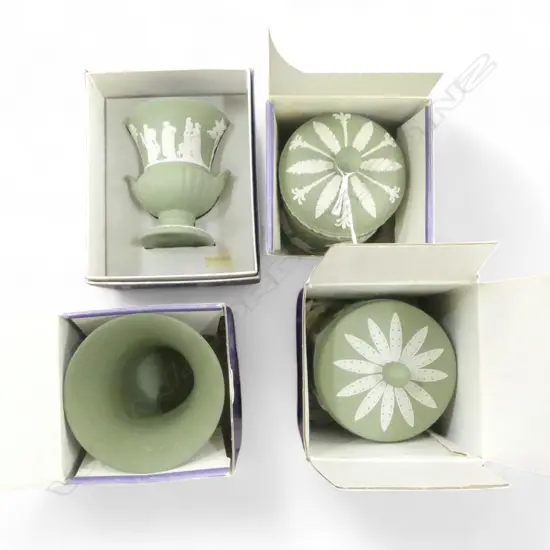 4 PCES WEDGWOOD GREEN JASPERWARE; 2 LIDDED CONTAINERS + 2 SMALL VASES H.100mm