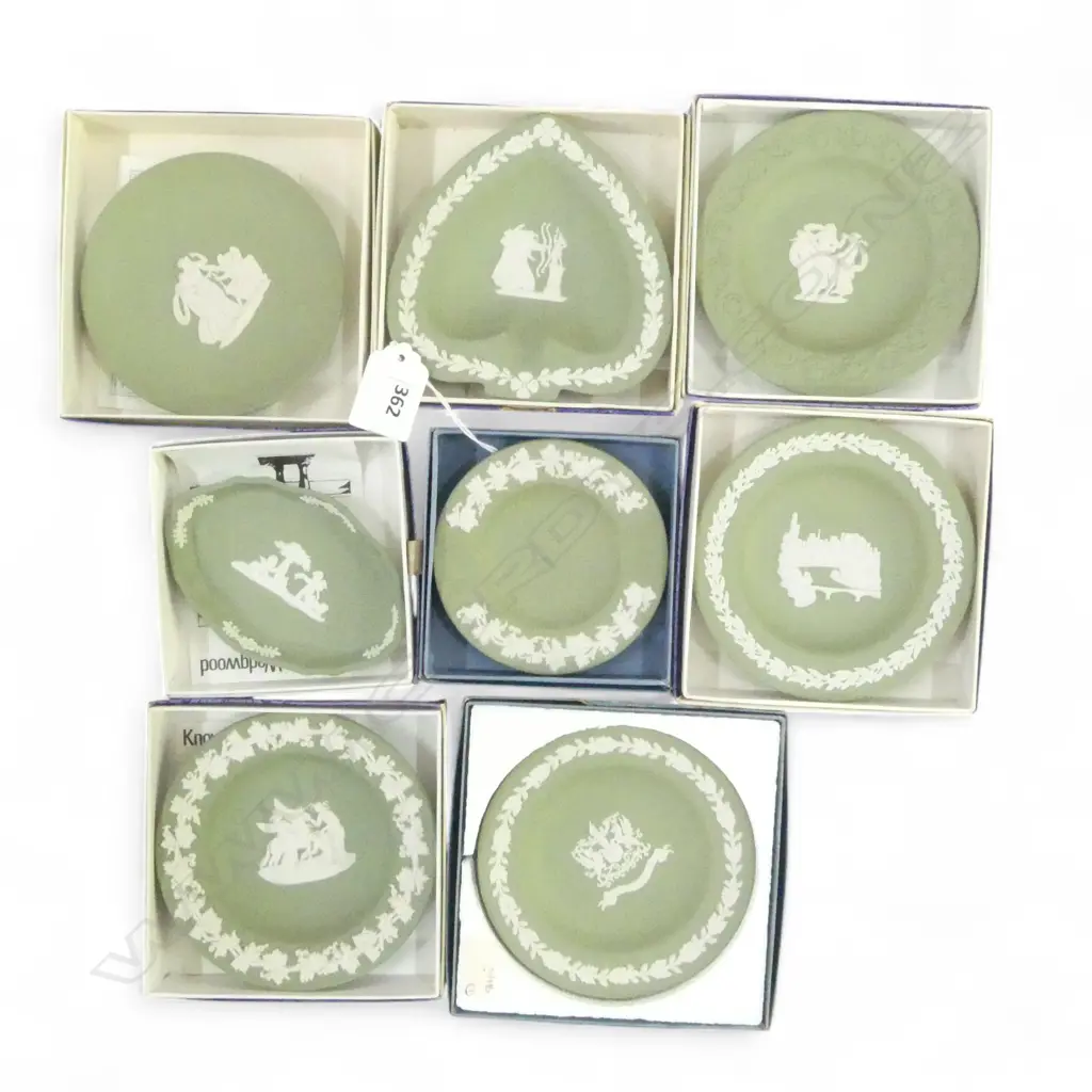 8 WEDGWOOD GREEN JASPERWARE DISHES, ALL BOXED Image 1++