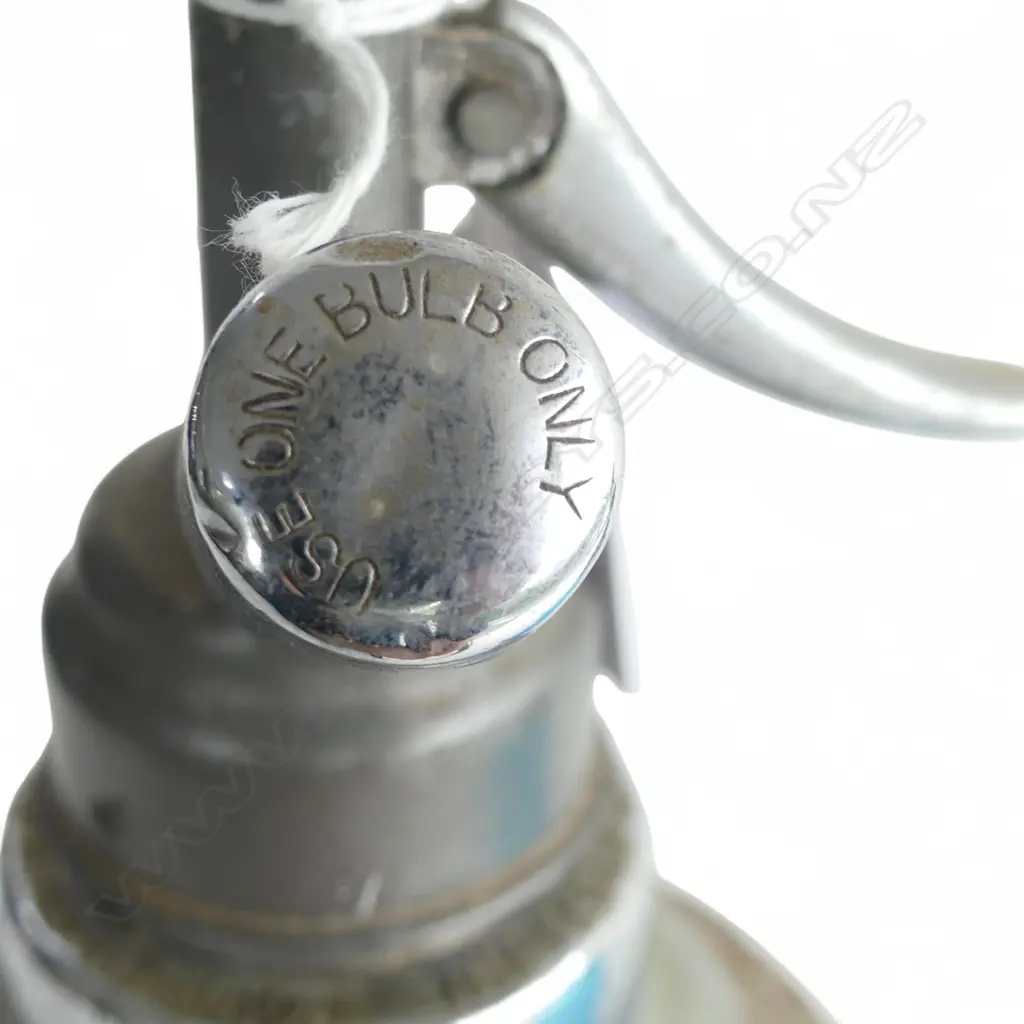 2 SODA SYPHONS H.340mm, 2 OLD CAMERAS Image 1++