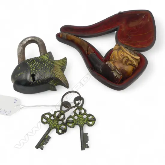 MEERSHUM PIPE, CASED, AF + FISH PADLOCK