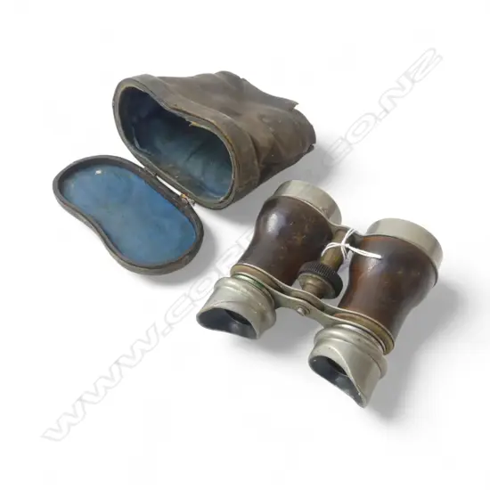 1900 LEMAIRE BINOCULARS & CASE