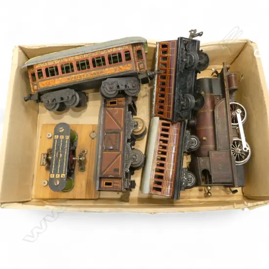 TRAY OF HORNBY TRAIN ENGINE AF 4 CARRIAGES & 2 TO 4 VOLT ADAPTER