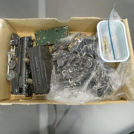 SAKAI MODEL TRAIN ENGINE TENDER SPARE WHEELS & PARTS