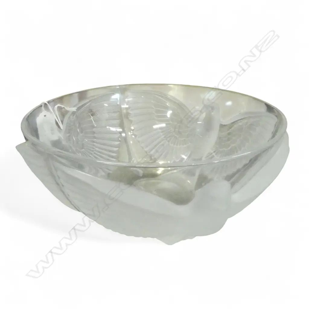 LALIQUE STYLE FROSTED GLASS BOWL DECORATED WITH THREE BIRDS IN HEAVY RELIEF 255 mm (DIA) Image 1++