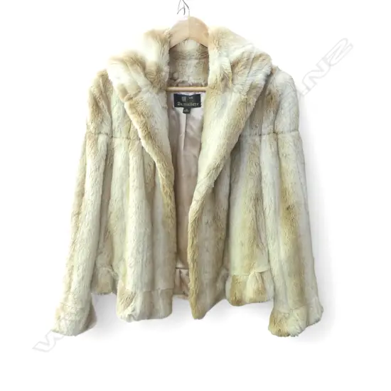 FAUX FUR SHORT LENGHT FAWN JACKET SIZE 38