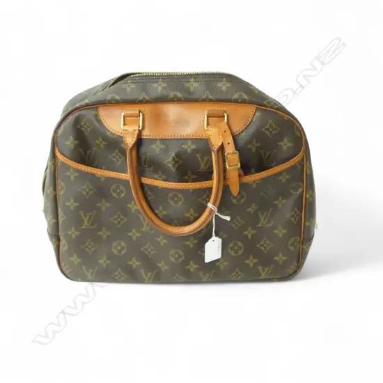 **RTV** LOUIS VUITTON MONOGRAM DEAUVILLE GHW AND DUSTBAG (with authentication)