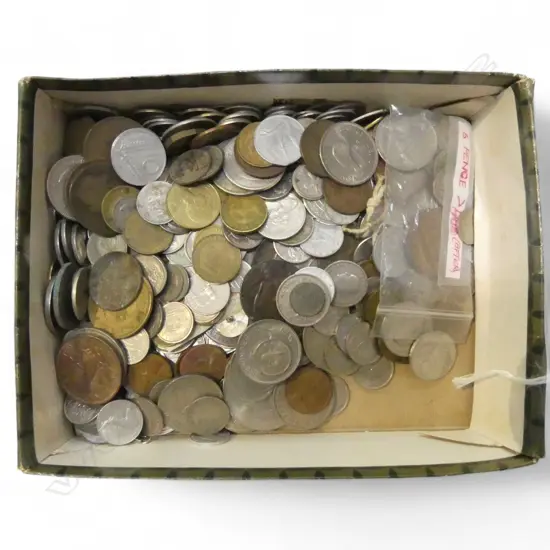 COLLECTION WORLD COINS & TOKENS
