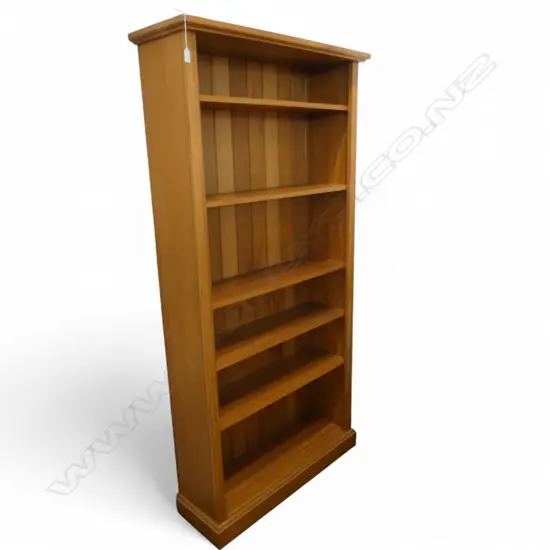 RIMU BOOKCASE 900x300x1805mm