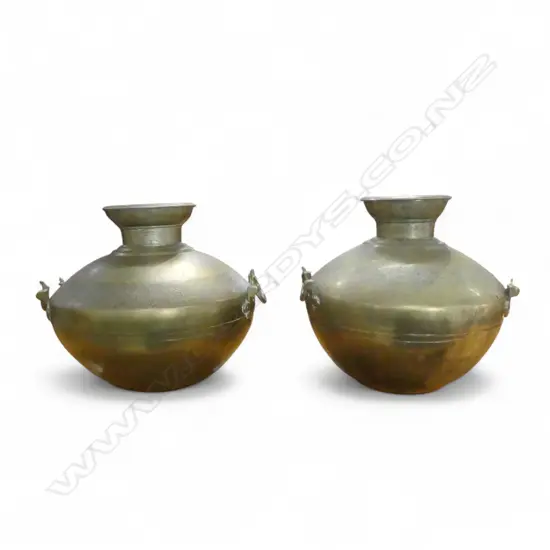 NEAR PR OF INDIAN BRASS URNS ENGRAVED WITH FLORAL BANDS. Dia.290mm