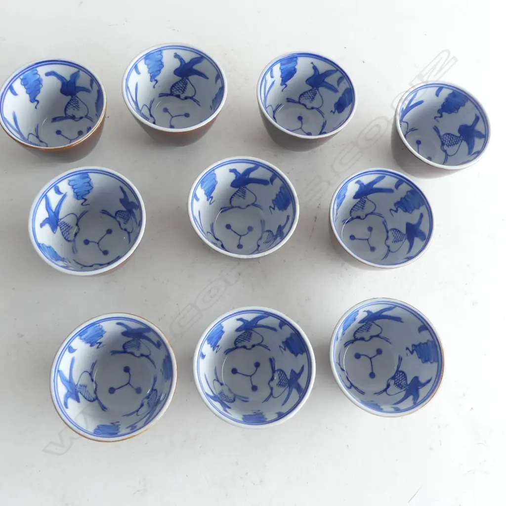 10 ORIENTAL B/W CUPS, LIDDED GINGER JAR H.145mm, CHEESEBOARD W.360mm Image 1++